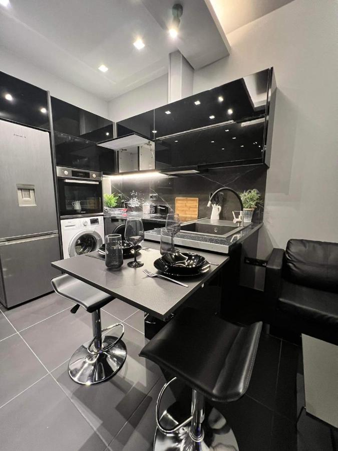 Luxury Black And White Interior Apartments Kalamata Exterior photo